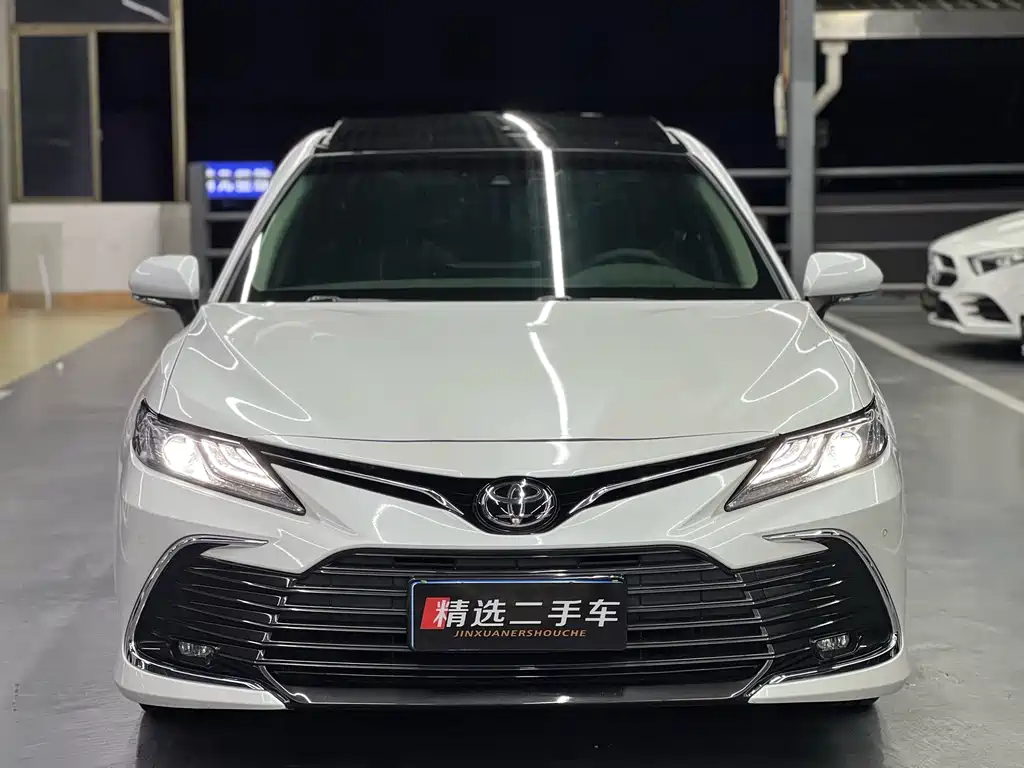 Toyota Camry 2021 — фото 10