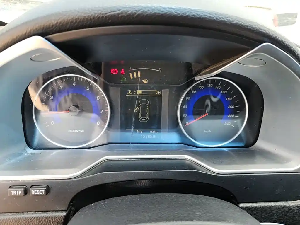 Geely Emgrand 2015 — фото 12
