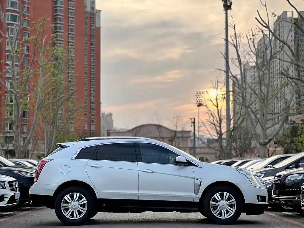 Cadillac SRX 2013 — фото 4