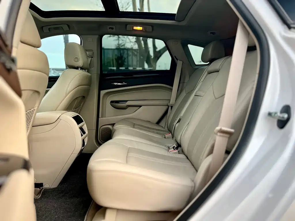 Cadillac SRX 2013 — фото 30