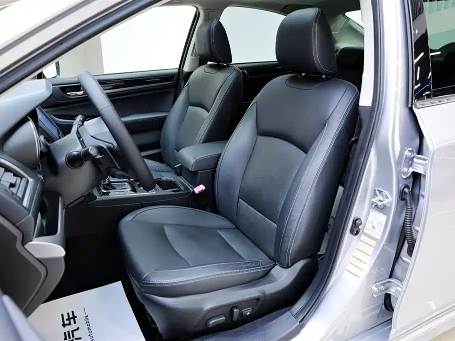 Subaru Legacy 2016 — фото 25