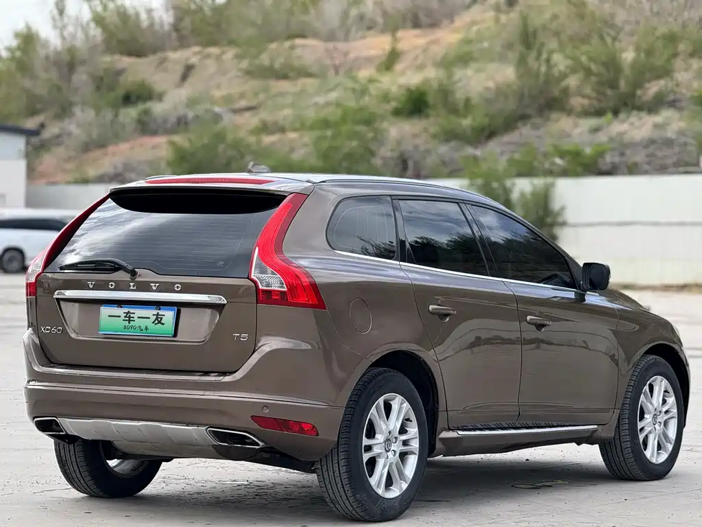 Volvo XC60 2015 — фото 9