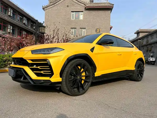 Lamborghini Urus 2021