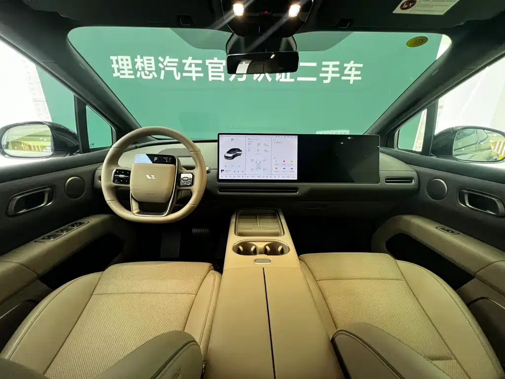 Li Auto i6 2025 — фото 10