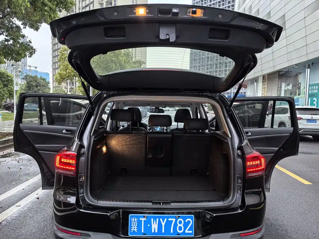 Volkswagen Tiguan 2017 — фото 14