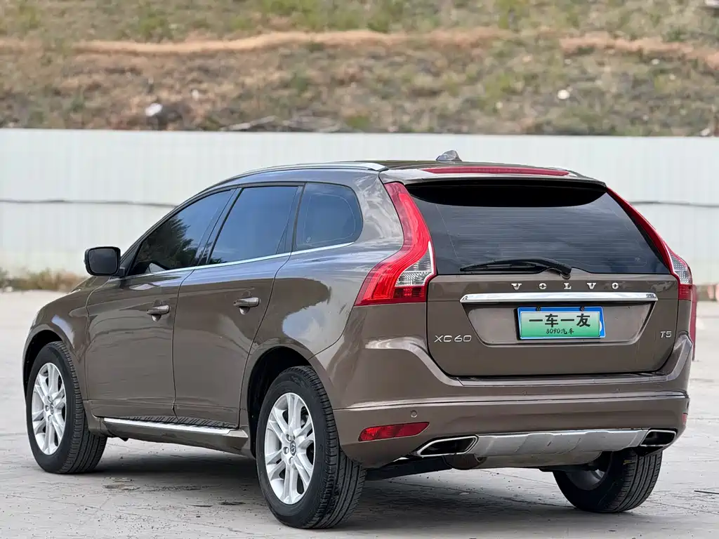 Volvo XC60 2015 — фото 7