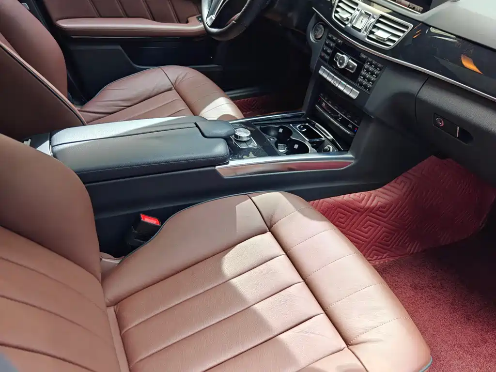 Mercedes-Benz E-Class 2015 — фото 6