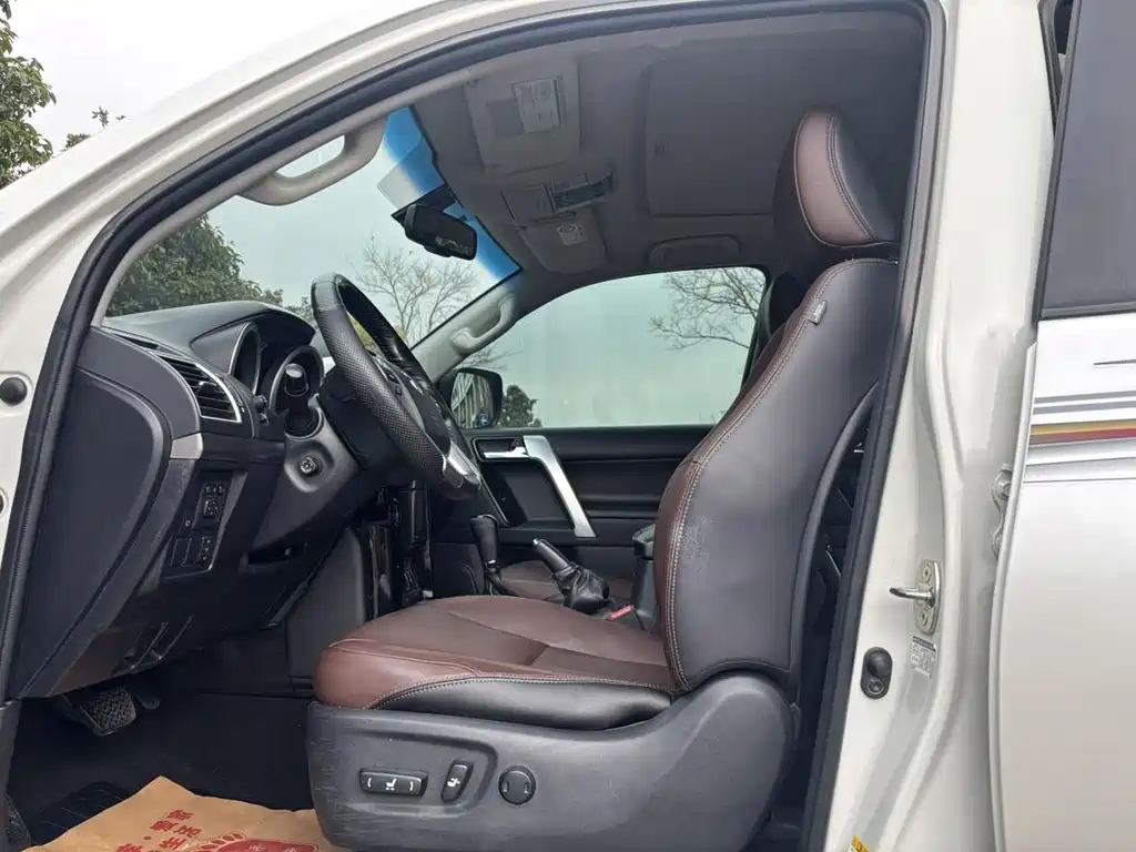 Toyota Prado 2017 — фото 11