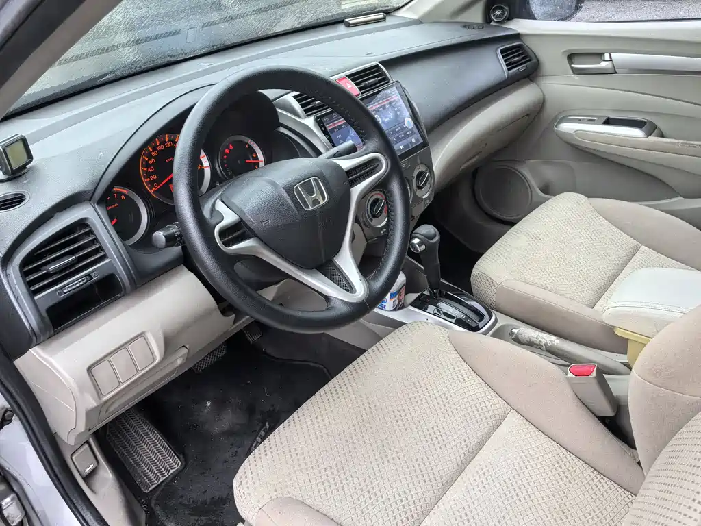 Honda City Classic 2011 — фото 10