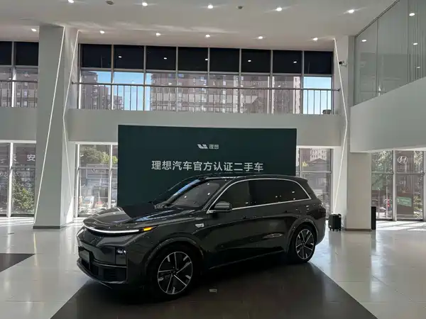 Li Auto L7 2025