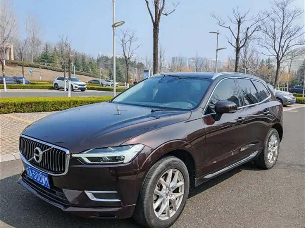 Volvo XC60 2019 — фото 2