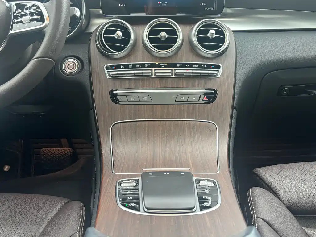 Mercedes-Benz GLC 2021 — фото 11