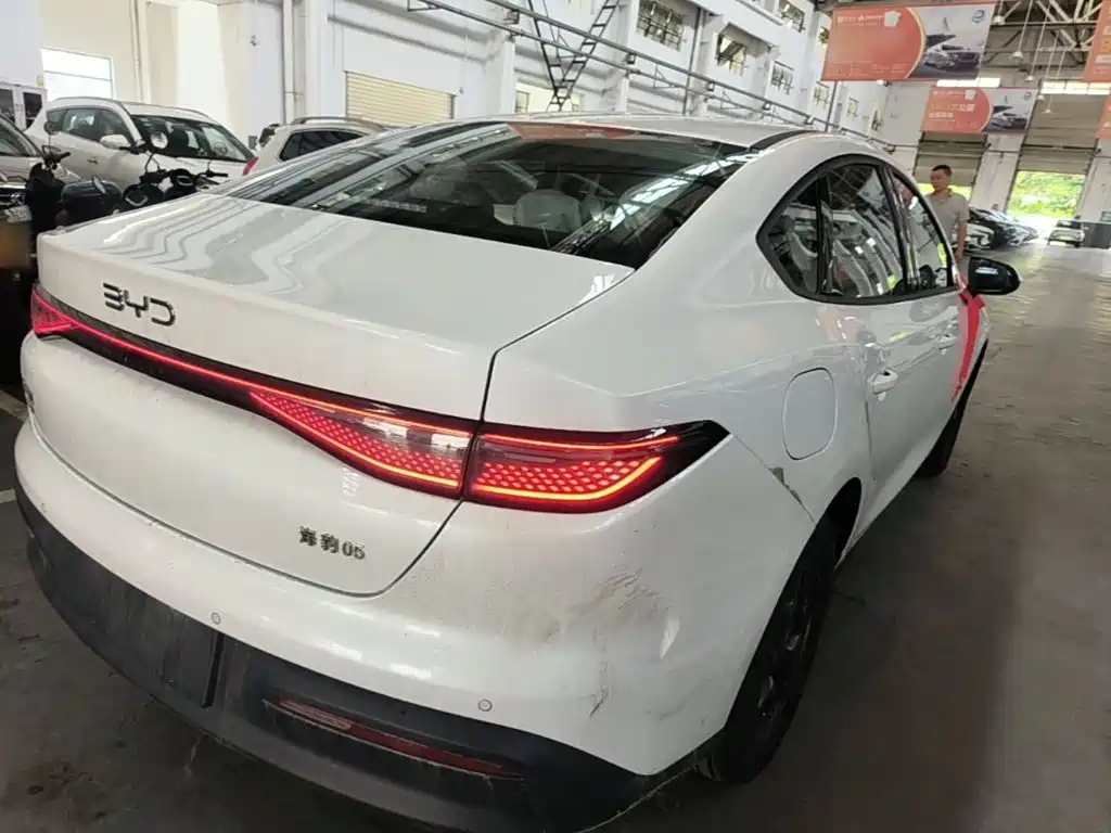 BYD Seal 05 DM-i 2026 — фото 7