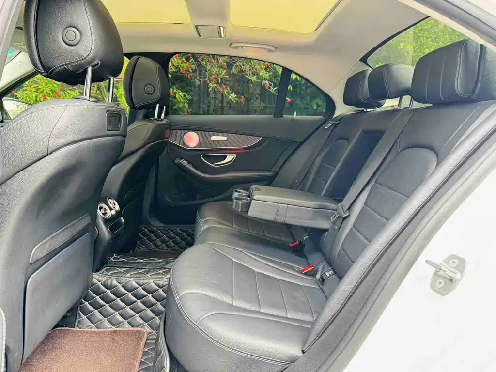 Mercedes-Benz C-Class 2019 — фото 16