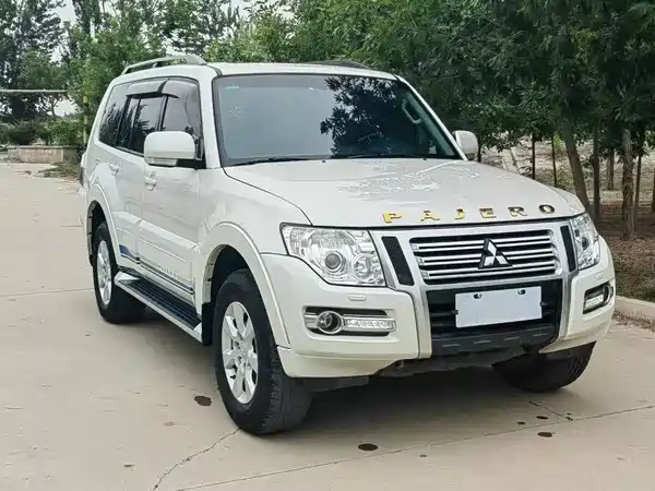 Mitsubishi Pajero 2019