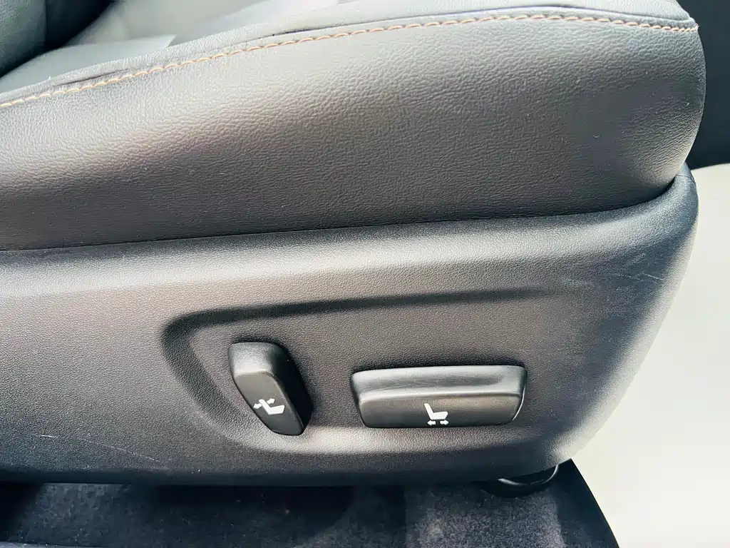 Toyota Camry 2017 — фото 13