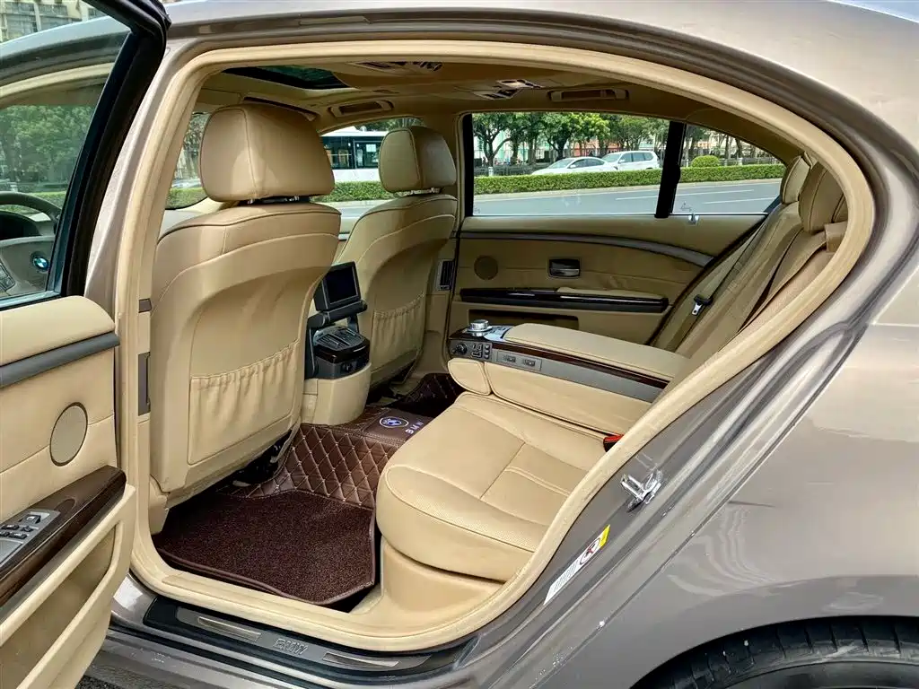 BMW 7 Series 2007 — фото 8