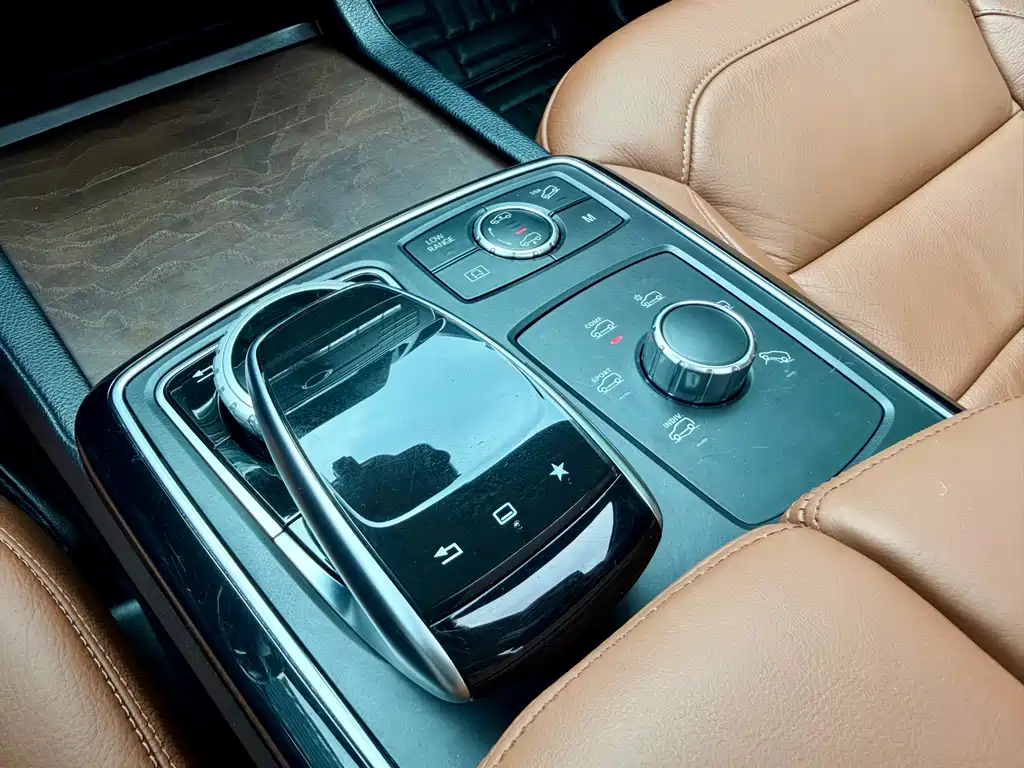 Mercedes-Benz GLS 2016 — фото 16