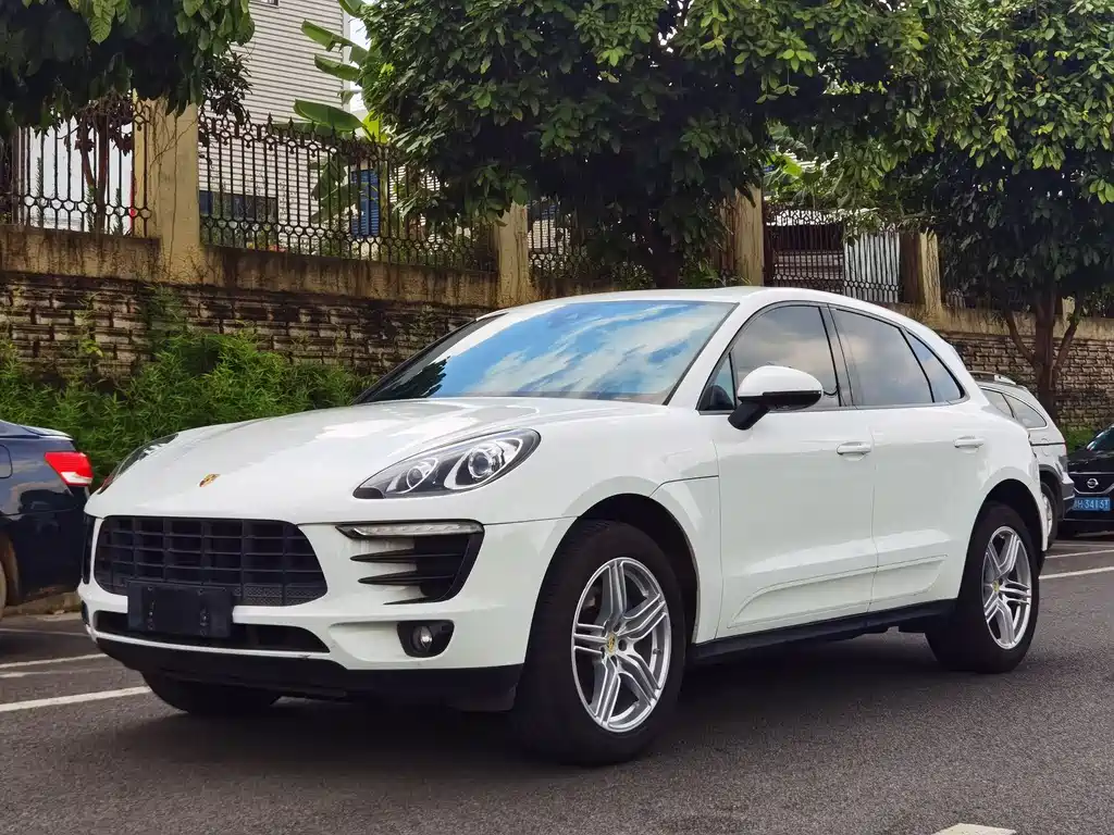 Porsche Macan 2018 — фото 1
