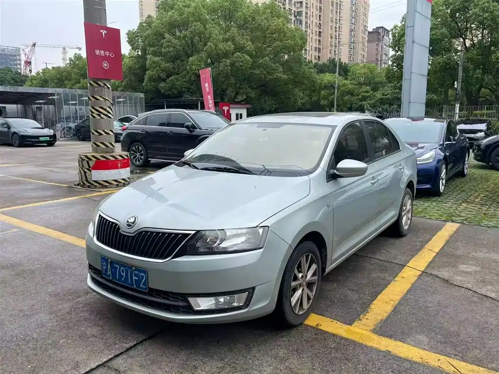 Skoda Rapid 2013