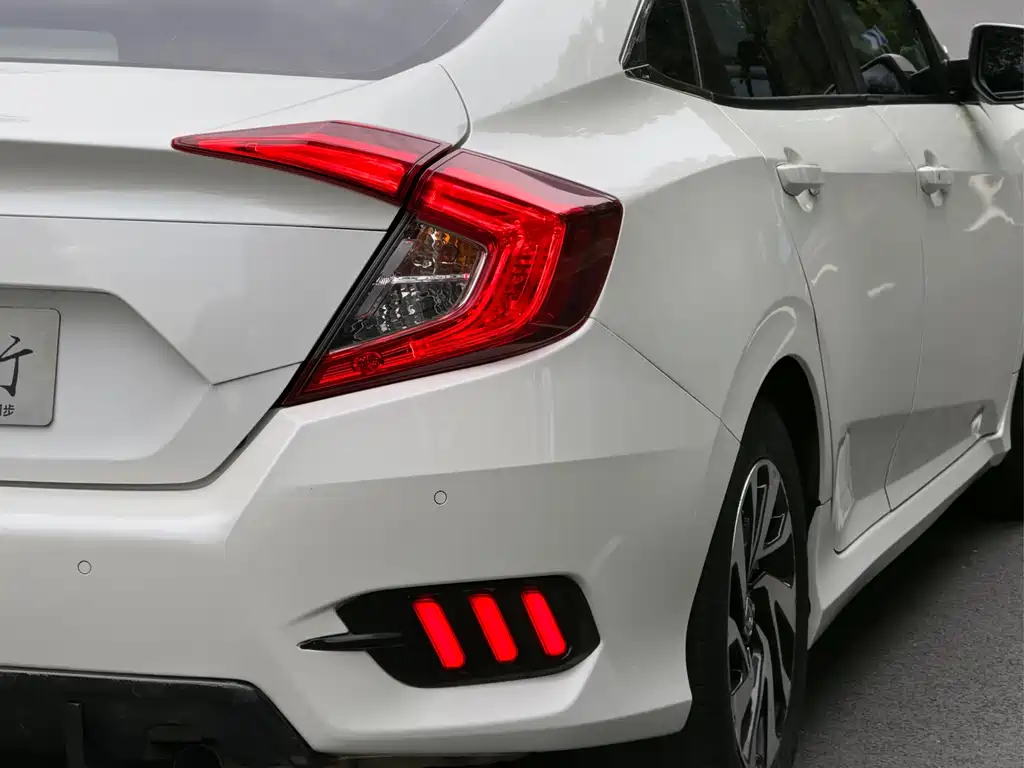 Honda Civic 2017 — фото 20