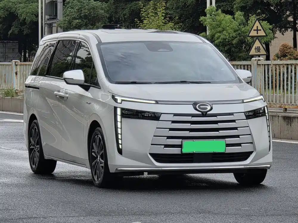 GAC Motor E8 PHEV 2023 — фото 3