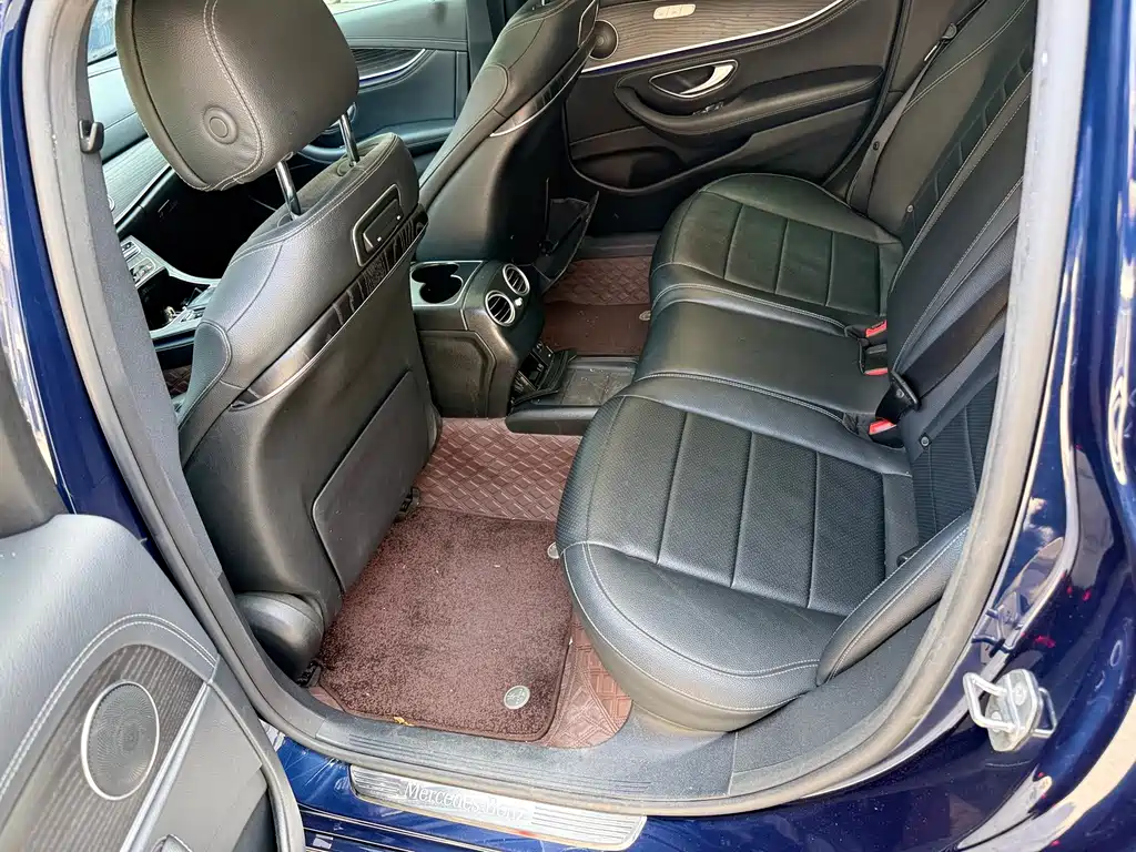 Mercedes-Benz E-Class 2019 — фото 12