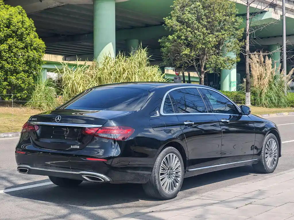 Mercedes-Benz E-Class 2023 — фото 6