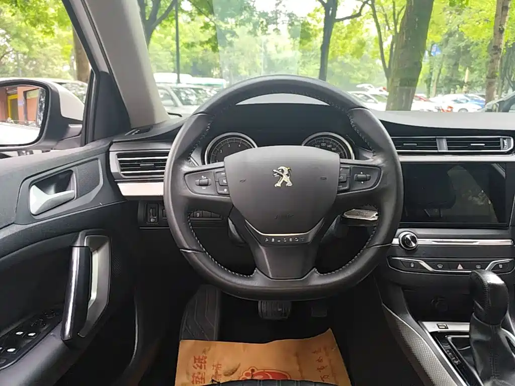 Peugeot 408 2021 — фото 11