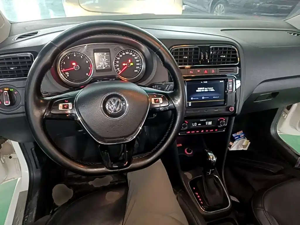 Volkswagen Polo 2016 — фото 10
