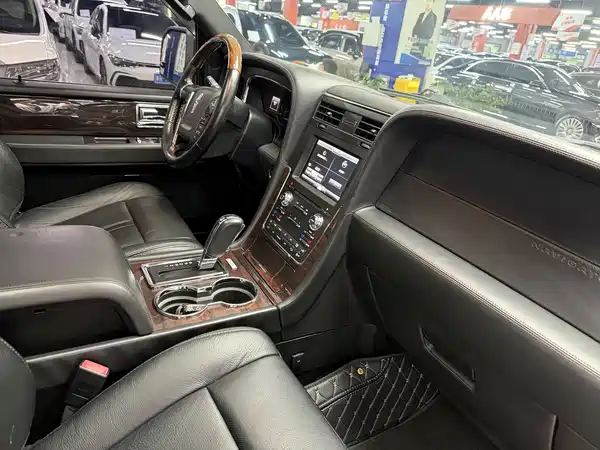 Lincoln Navigator 2017