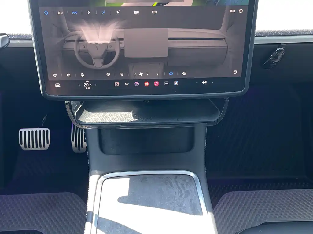 Tesla Model Y 2023 — фото 14