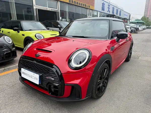 MINI MINI 2024