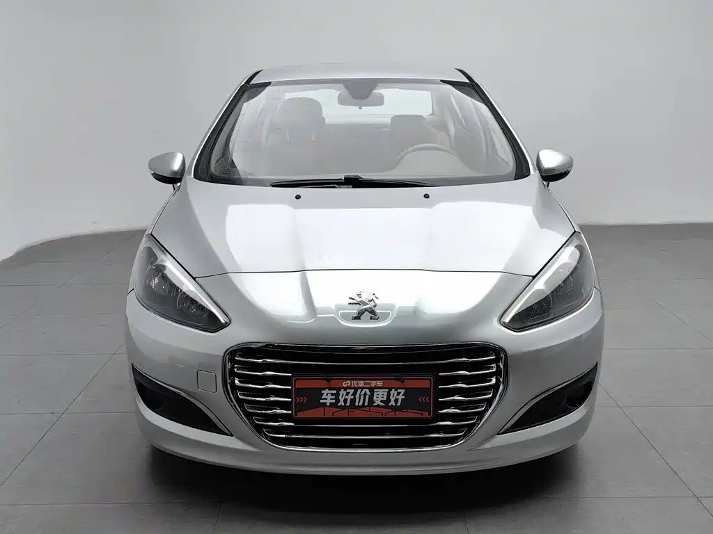 Peugeot 308 2015 — фото 3