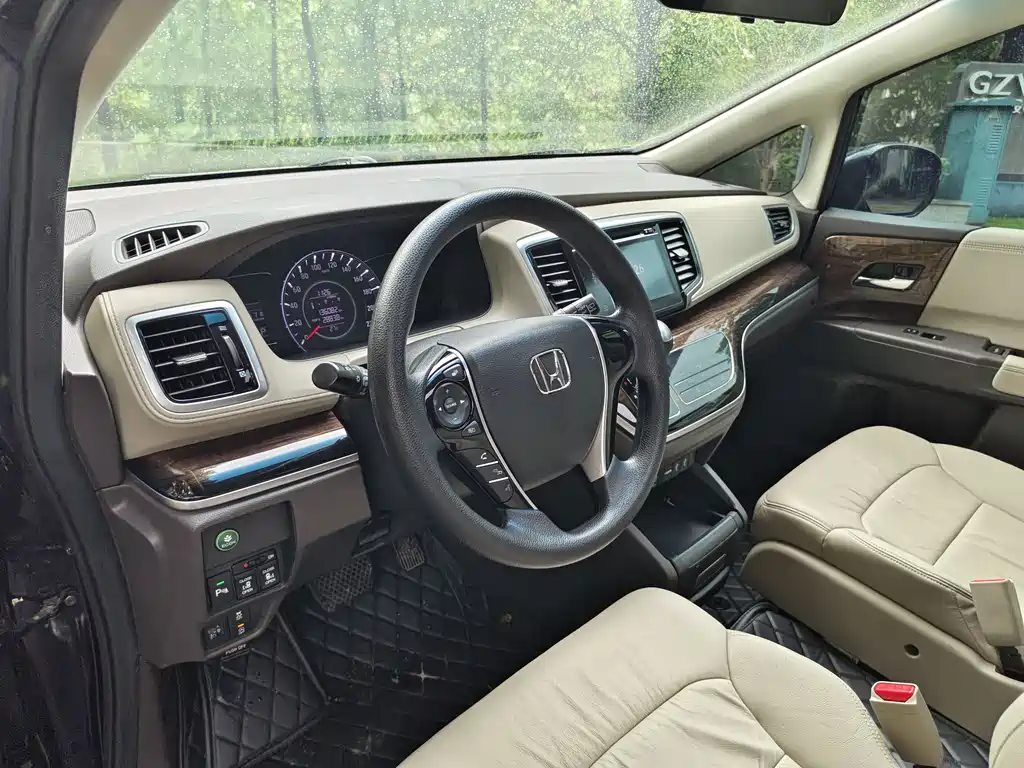 Honda Odyssey 2017 — фото 16