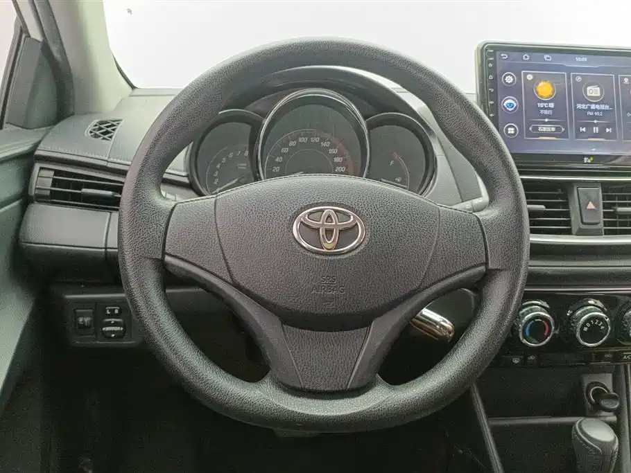 Toyota Yaris L 2020 — фото 15