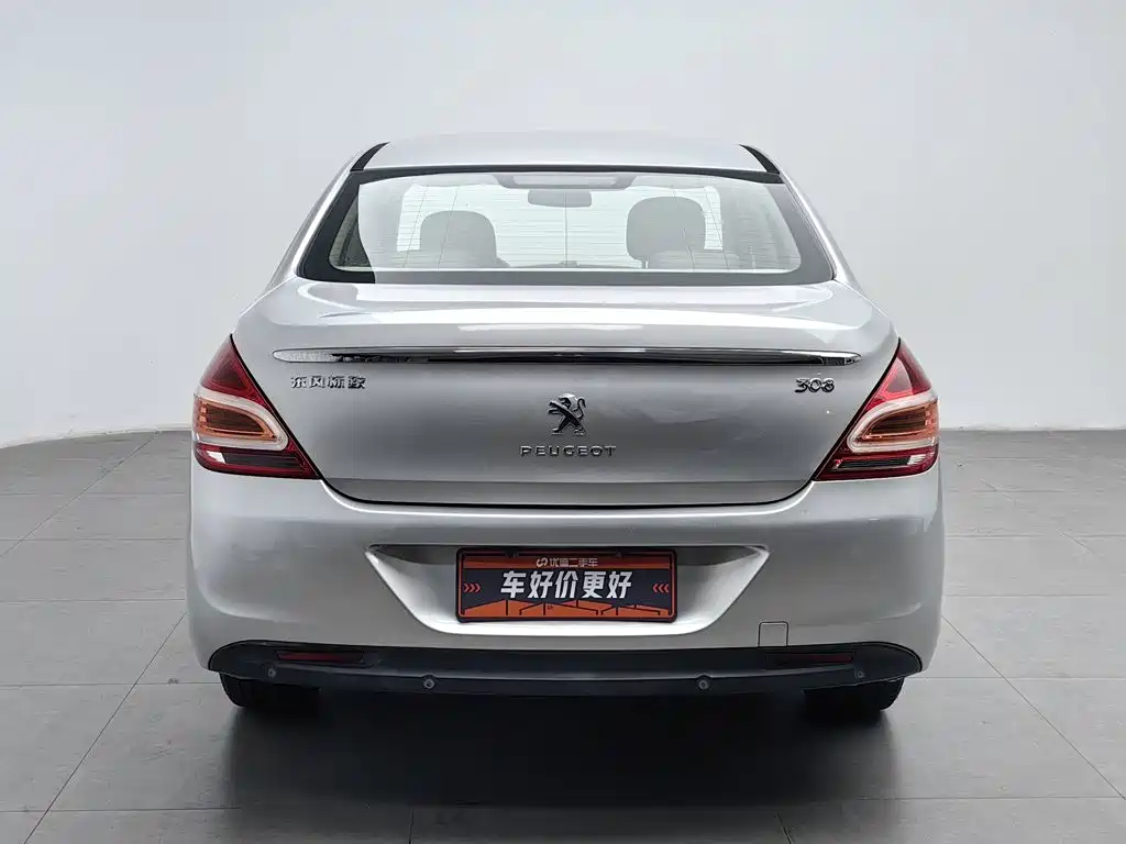 Peugeot 308 2015 — фото 4