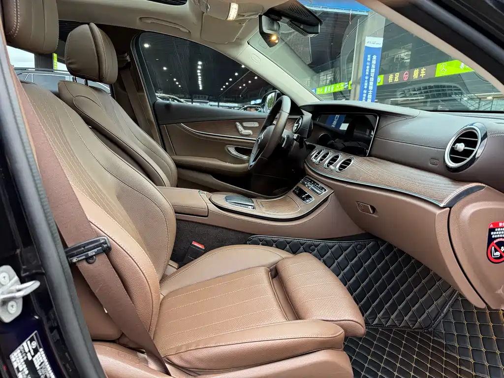 Mercedes-Benz E-Class 2022 — фото 10