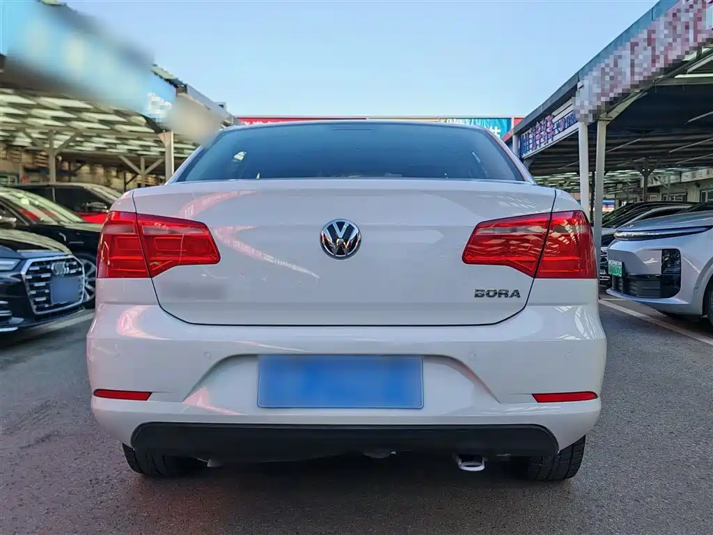 Volkswagen Bora 2015 — фото 12