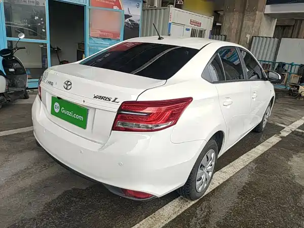 Toyota Yaris L 2022