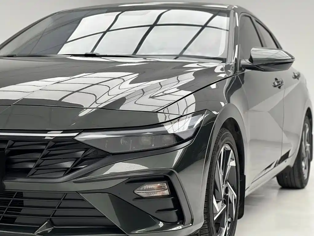 Hyundai Elantra 2025 — фото 10