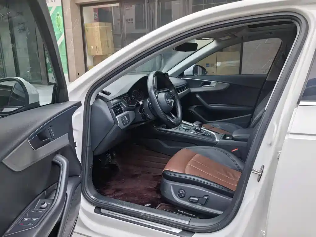 Audi A4L 2020