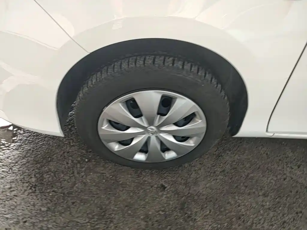 Toyota Yaris L 2022 — фото 23