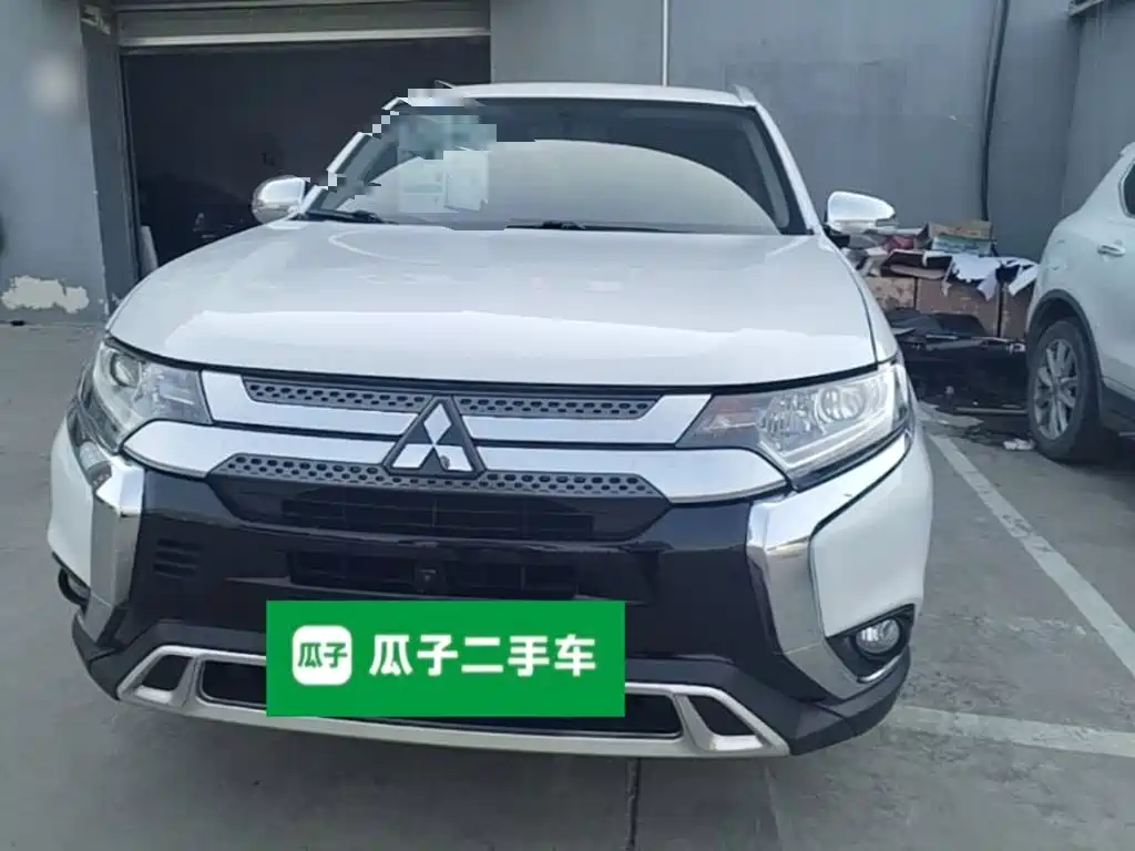 Mitsubishi Outlander 2020