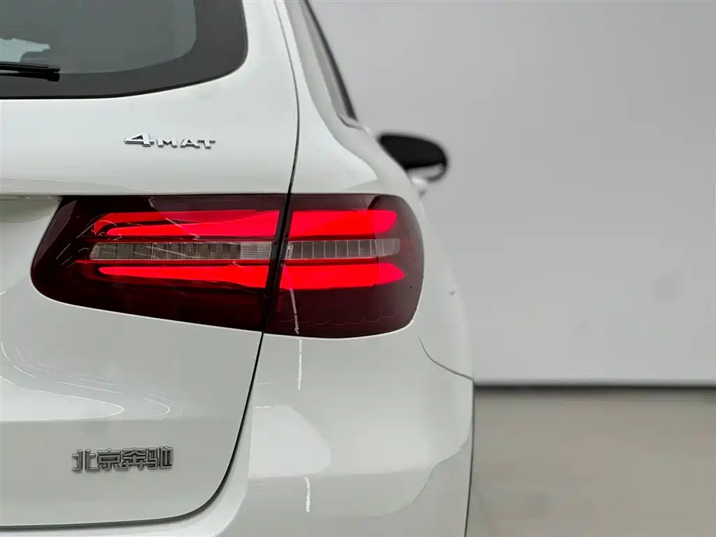 Mercedes-Benz GLC 2017 — фото 16
