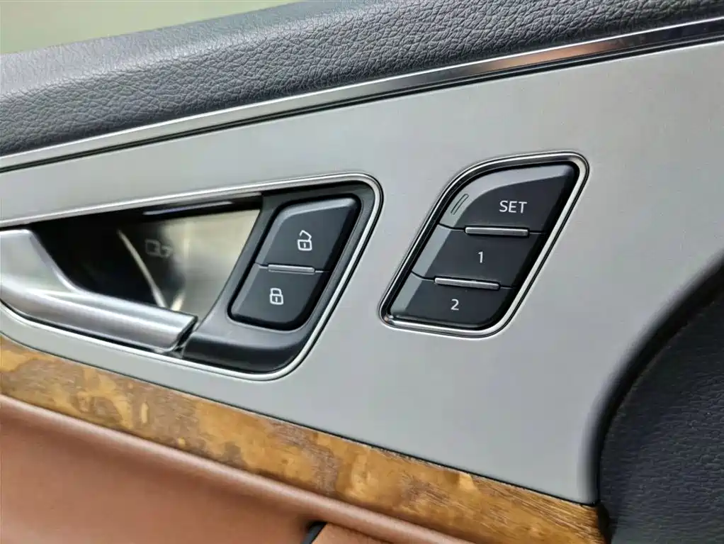Audi Q7 2020 — фото 13
