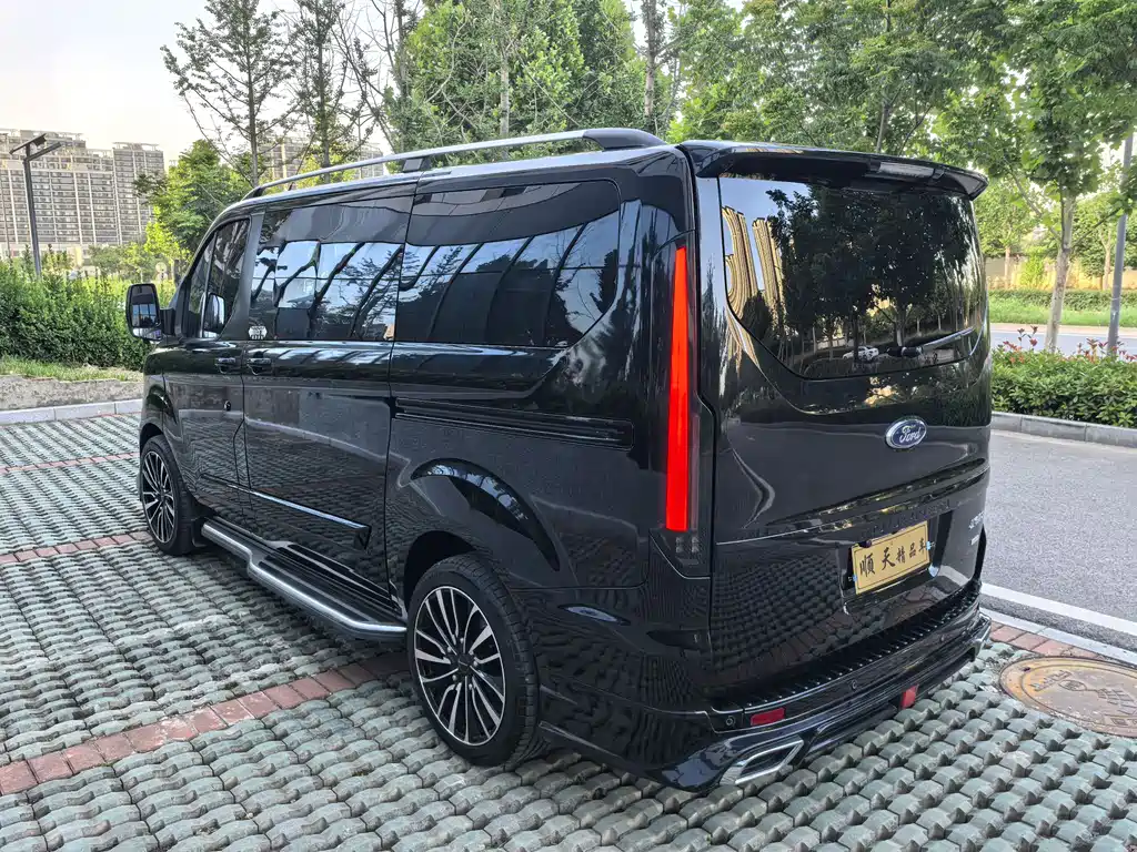 Ford Tourneo 2023