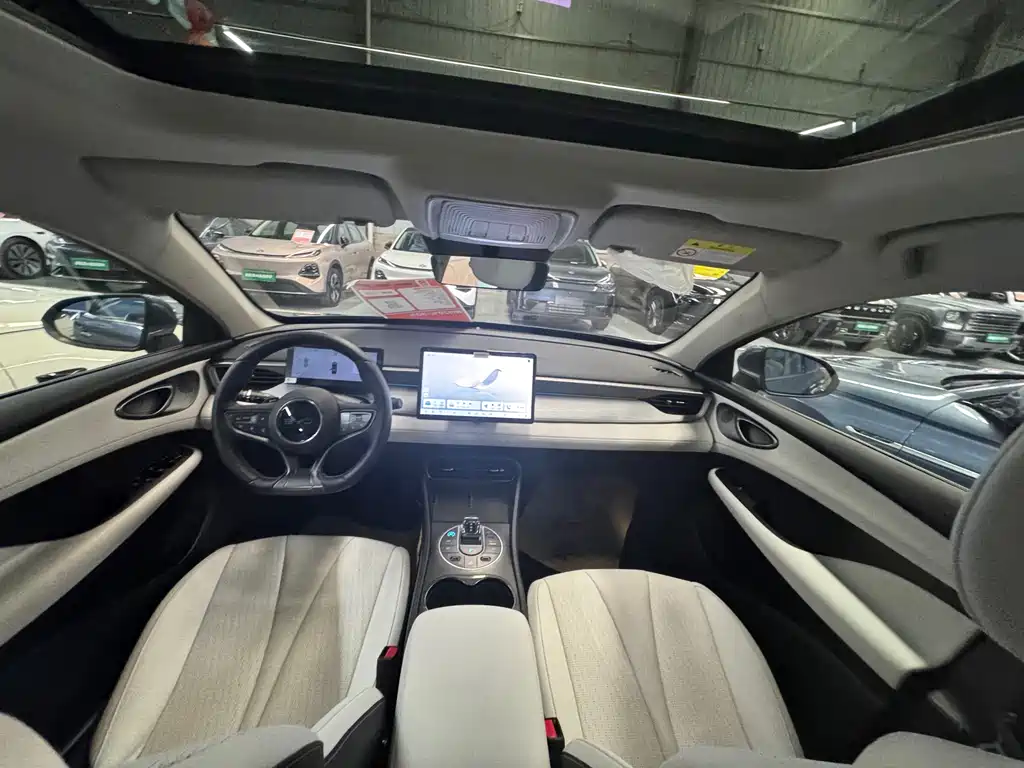 BYD Seal 05 DM-i 2025 — фото 23