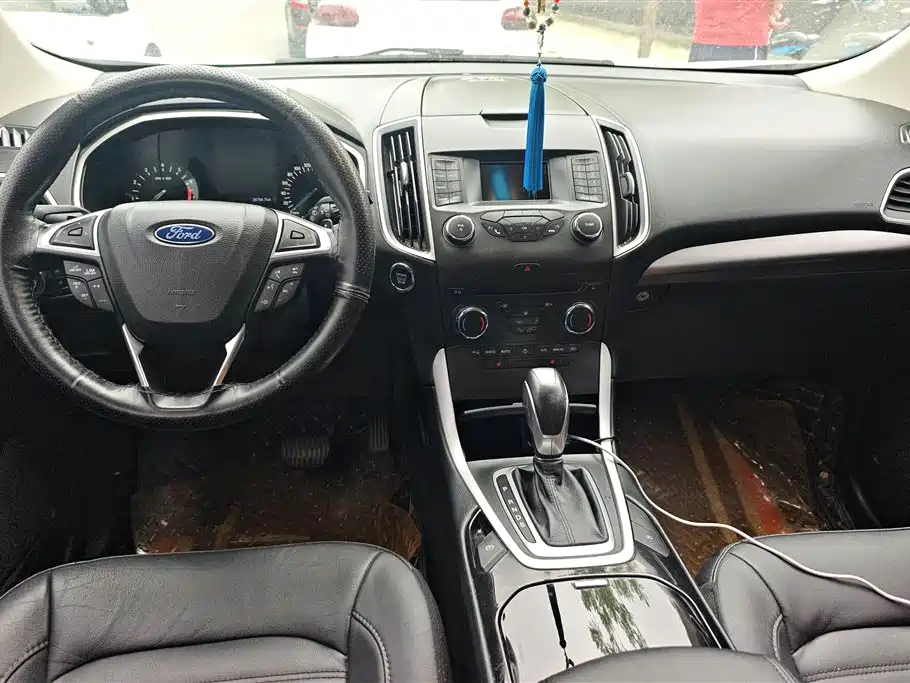 Ford Edge 2019 — фото 12