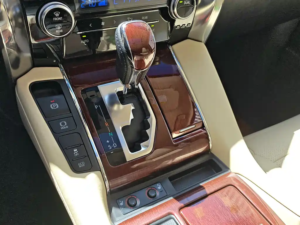 Toyota Alphard 2016 — фото 24